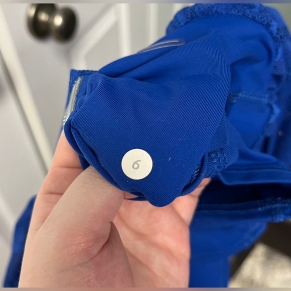 Lululemon City Sky Run By Short - Sz 6 - Picture 3 of 9